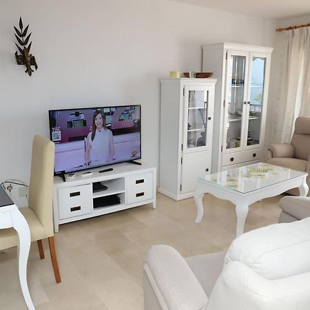Apartamento En Nerja. Primera Linea De Playa Buitenkant foto
