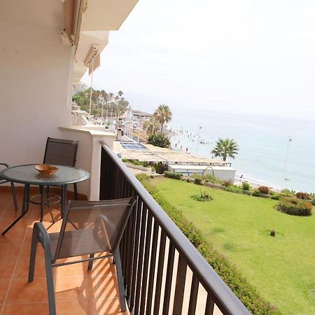 Apartamento En Nerja. Primera Linea De Playa Buitenkant foto