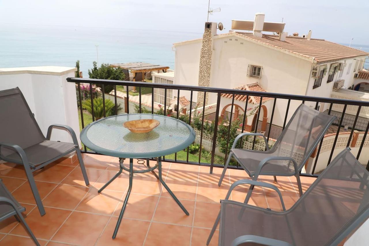 Apartamento En Nerja. Primera Linea De Playa Buitenkant foto
